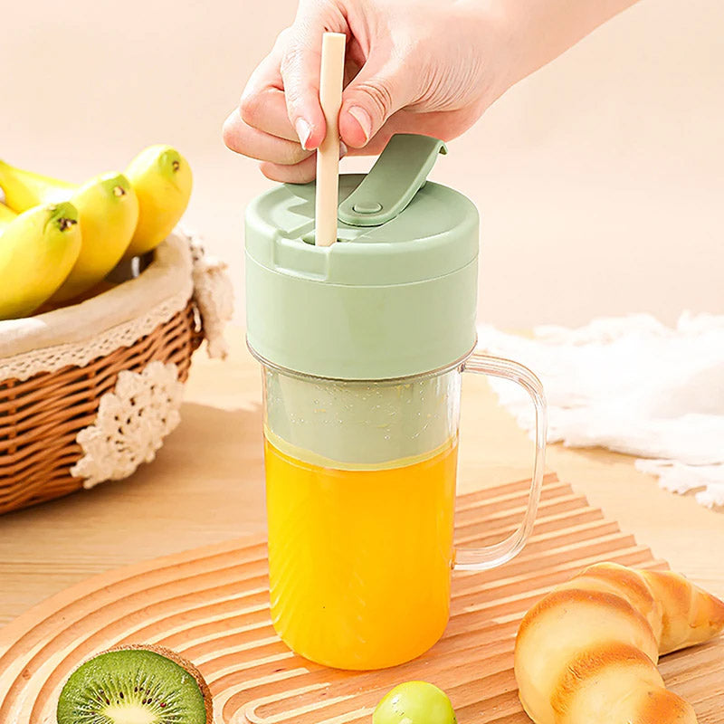 Mini Juicer Blender - Portable & Rechargeable